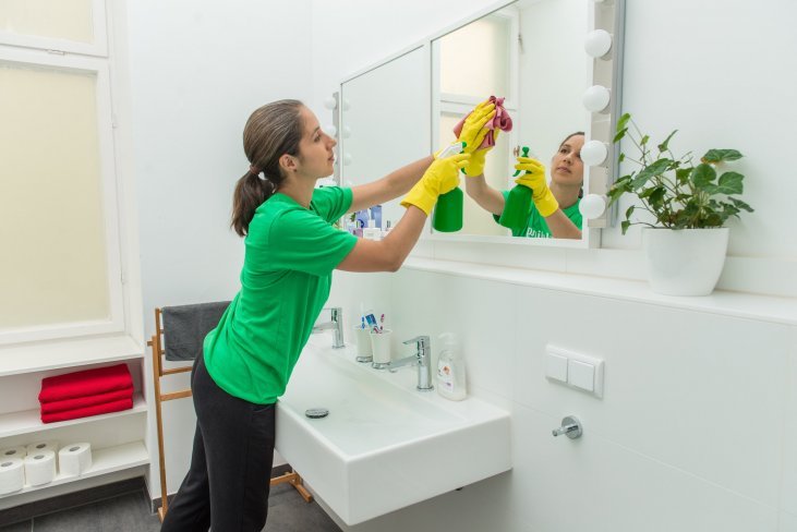 bathroom cleaning services