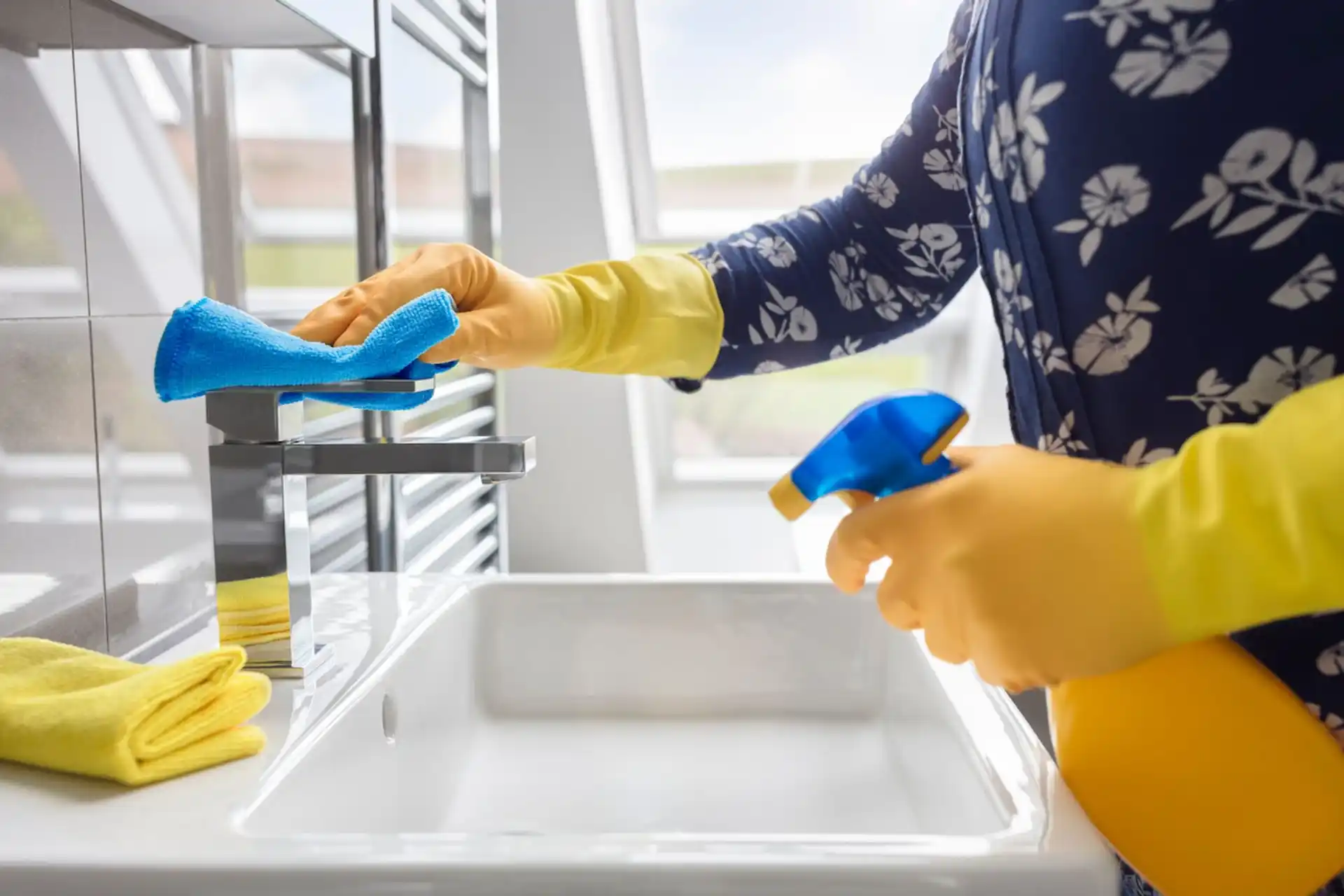 bathroom cleaning services